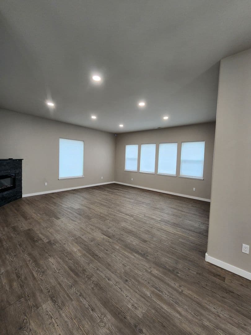 Yakima House: 2202 S. 96th Ave
