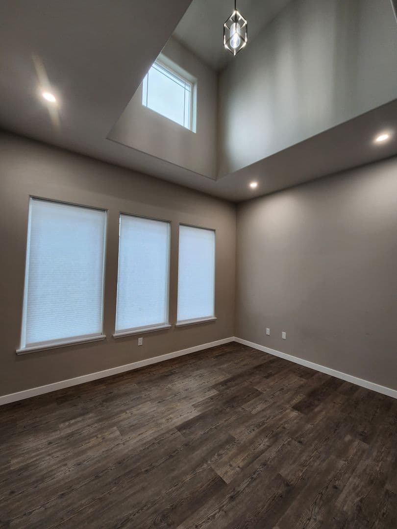Yakima House: 2202 S. 96th Ave