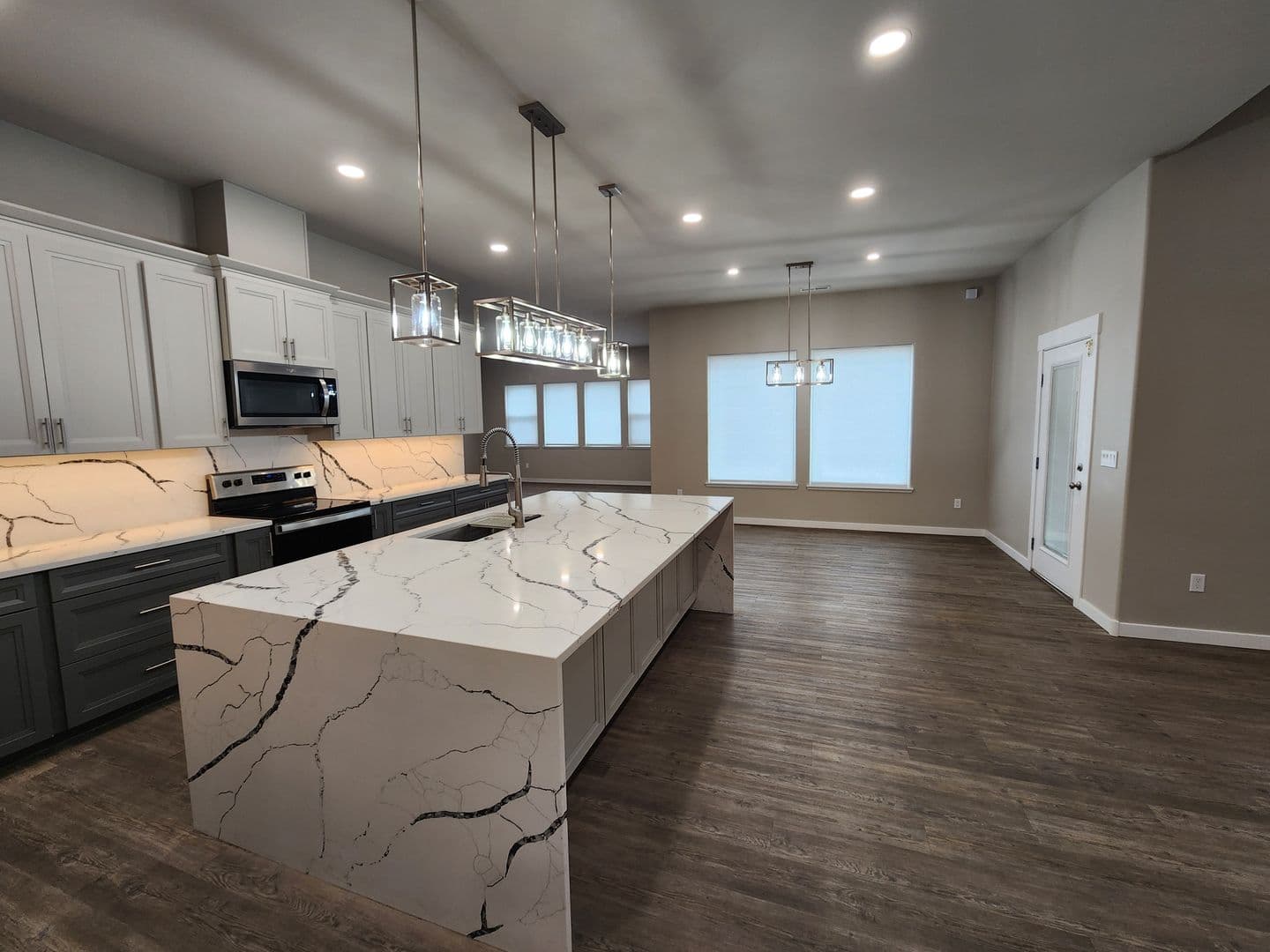 Yakima House: 2202 S. 96th Ave