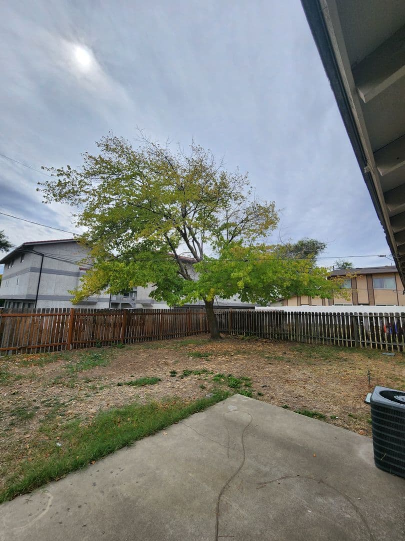 Yakima Apartment: 6104 W. Walnut