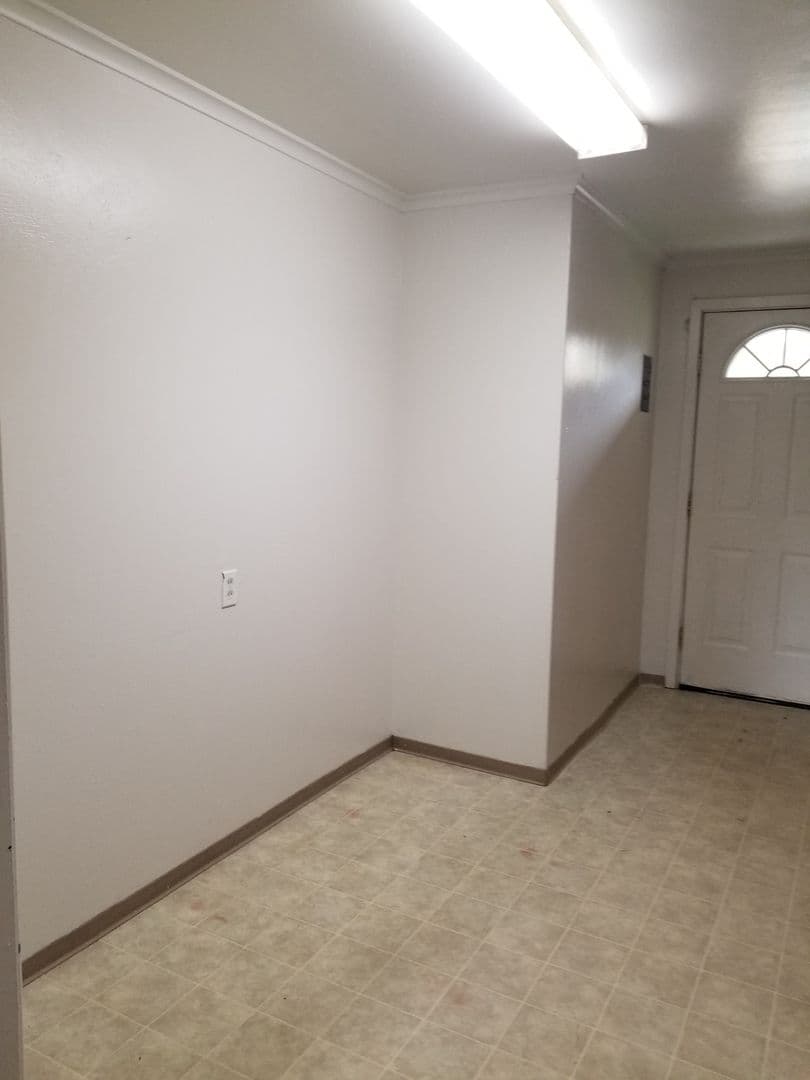 Yakima Apartment: 309 N. 41st Ave