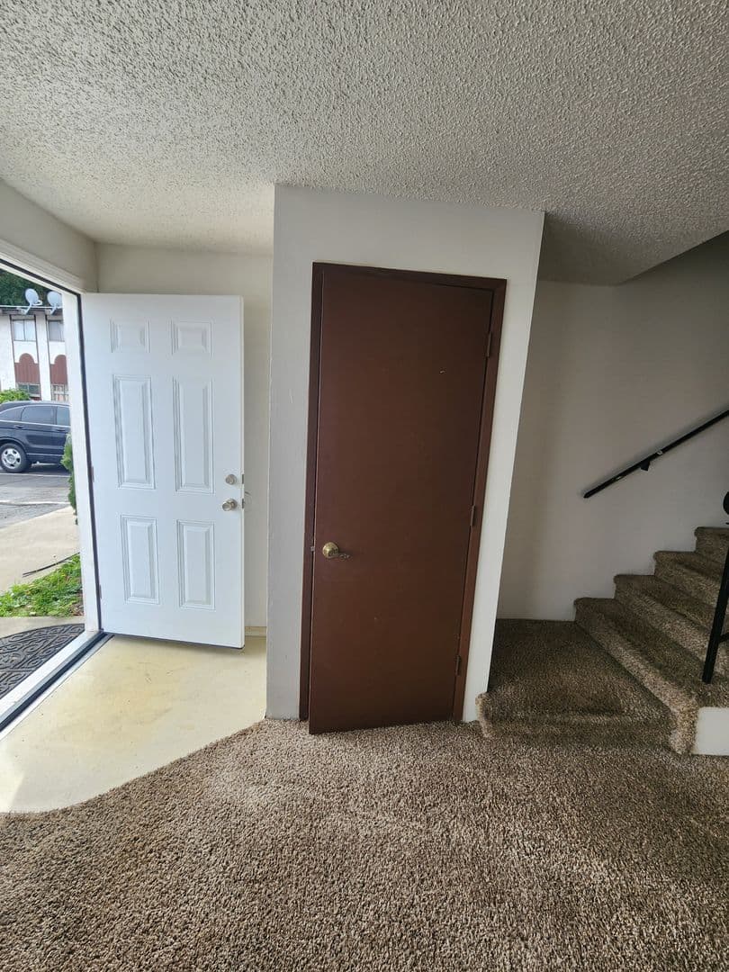 Yakima Apartment: 2012 W. Lincoln Ave
