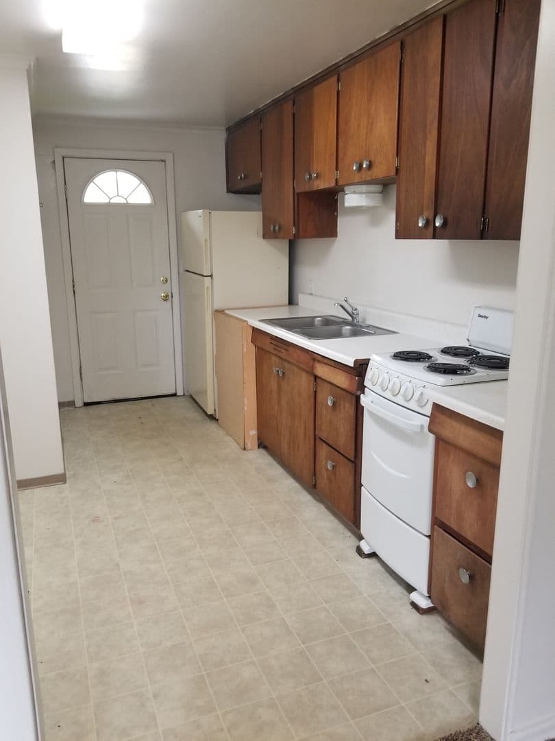 Yakima Apartment: 309 N. 41st Ave