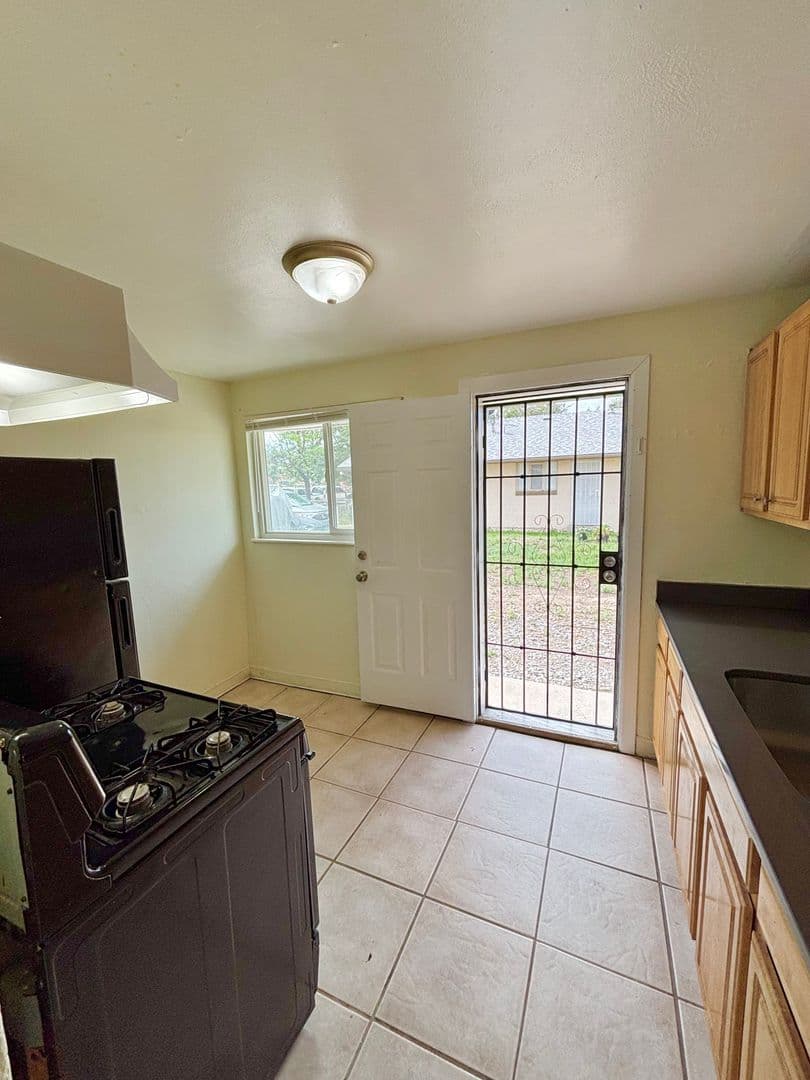 Aurora Apartment: 1159-1181 Akron Street