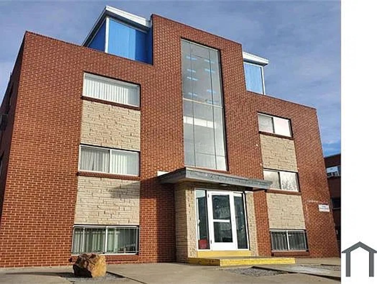 Aurora Apartment: 1434 Macon St