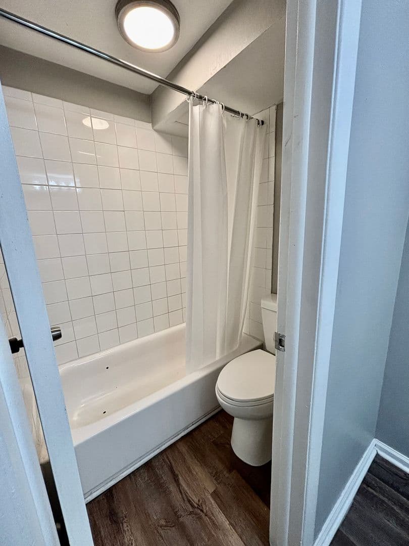 Aurora Apartment: 1437 North Moline Street