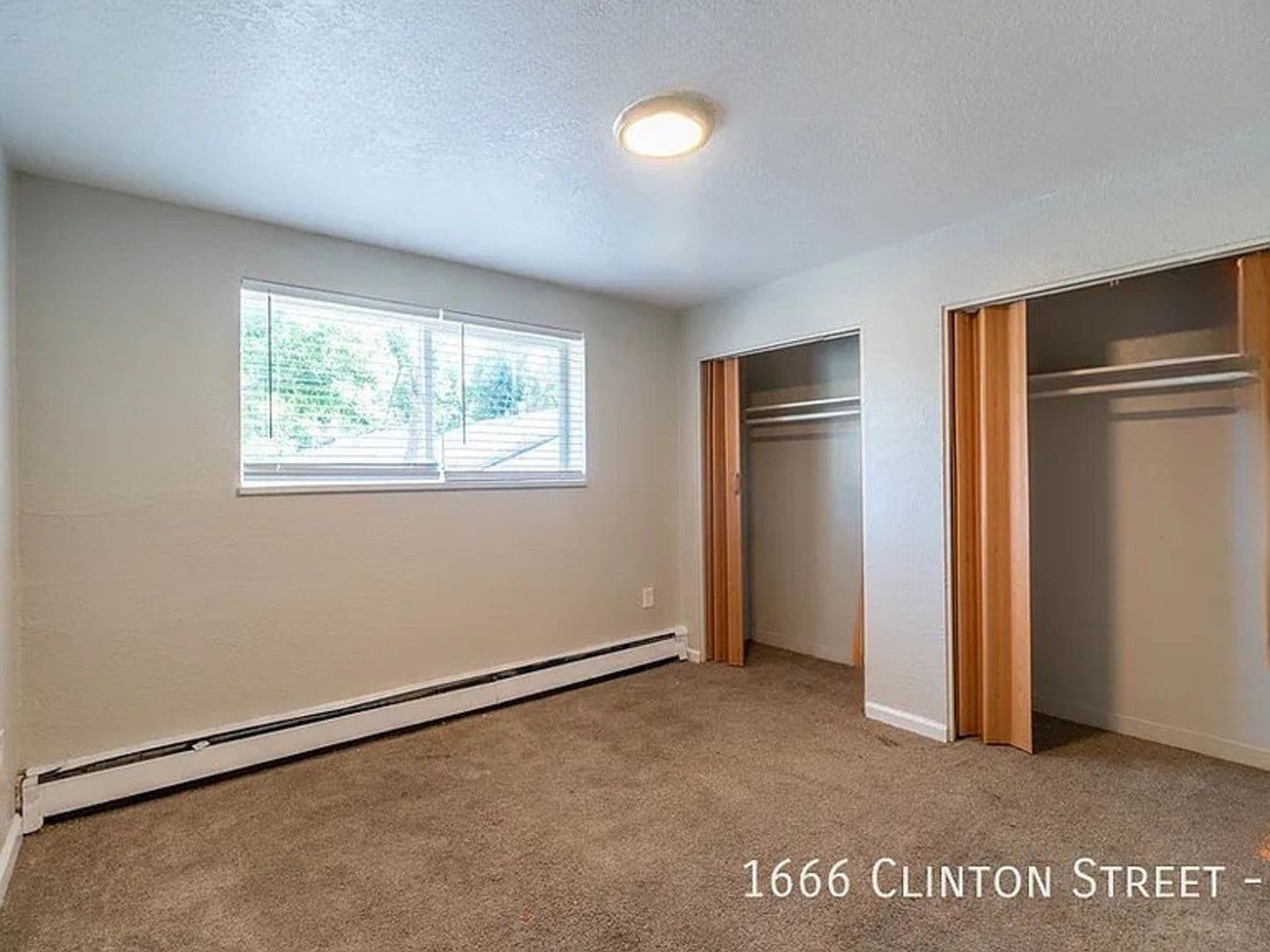 Aurora Apartment: 1666 Clinton St