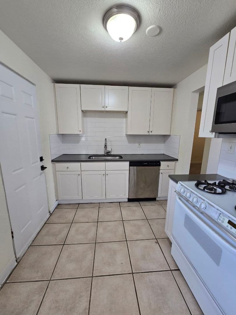 Aurora Apartment: 1159-1181 Akron Street