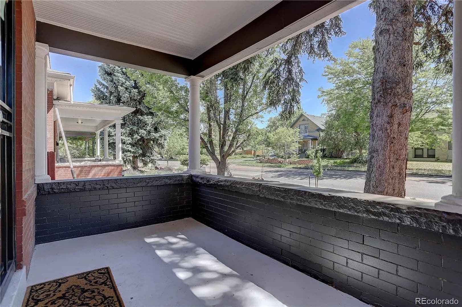 Denver House: 2943 N York St