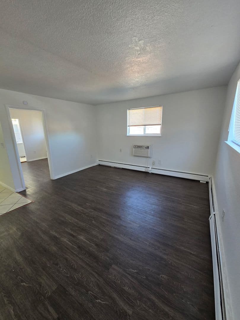 Aurora Apartment: 1434 Macon St