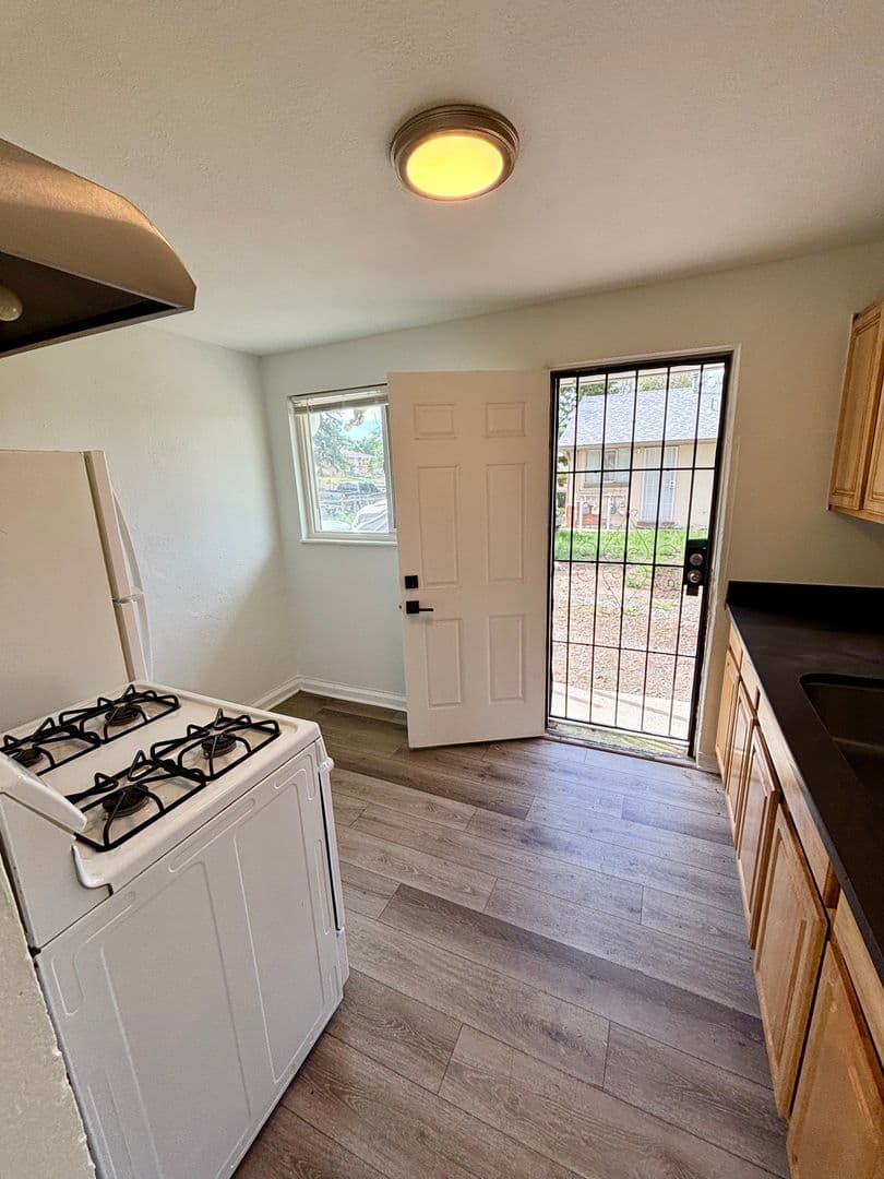 Aurora Apartment: 1159-1181 Akron Street