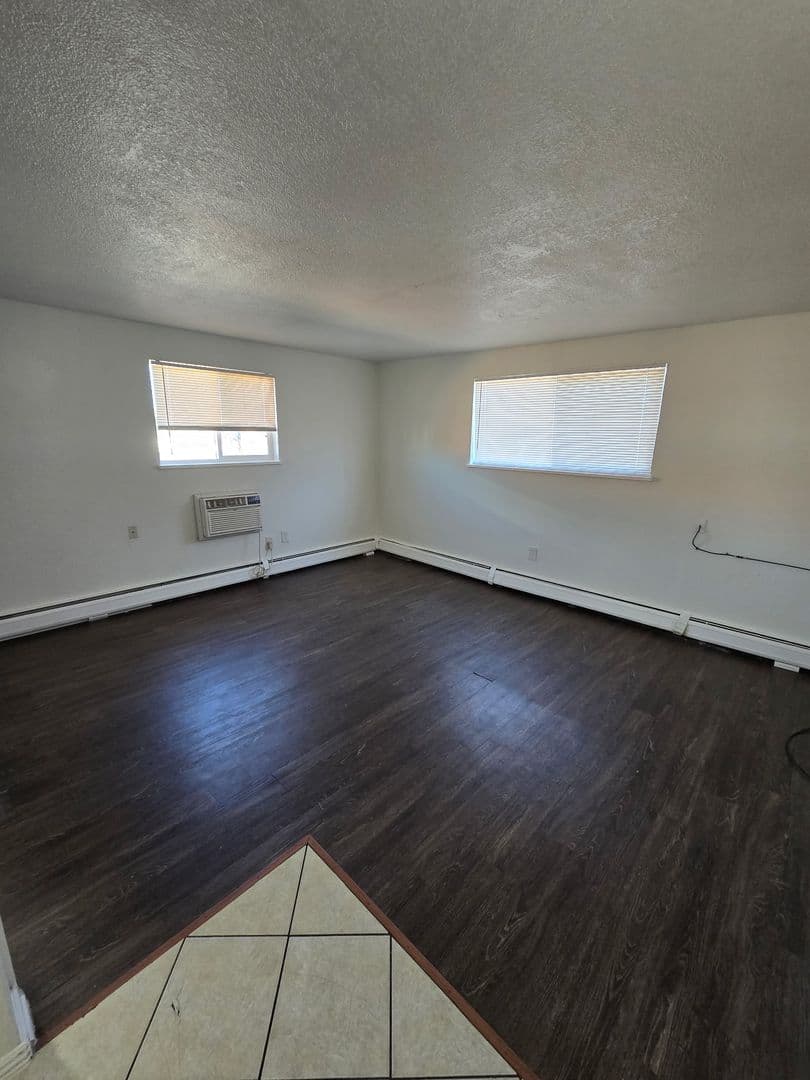 Aurora Apartment: 1434 Macon St