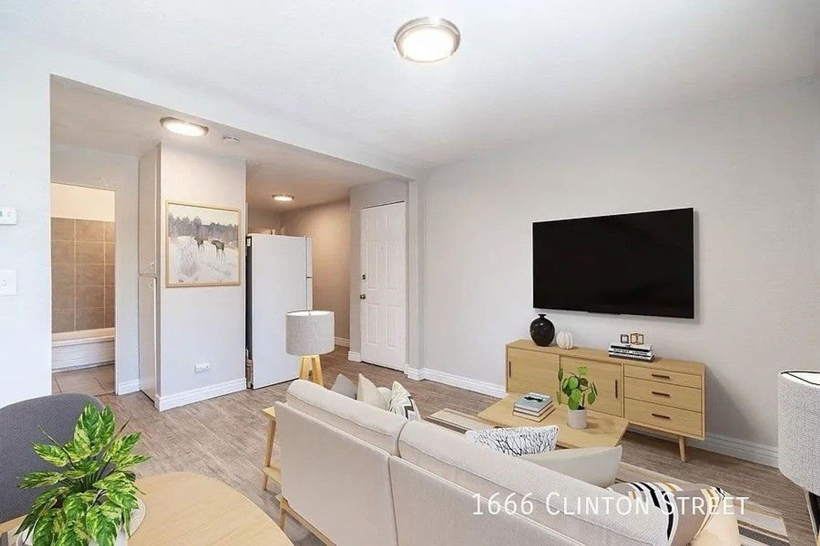 Aurora Apartment: 1666 Clinton St