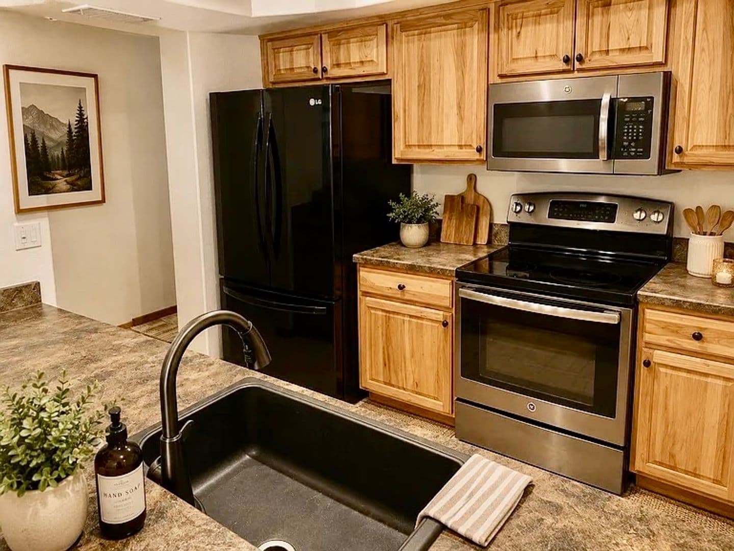 Golden Condo: 23646 Pondview Pl