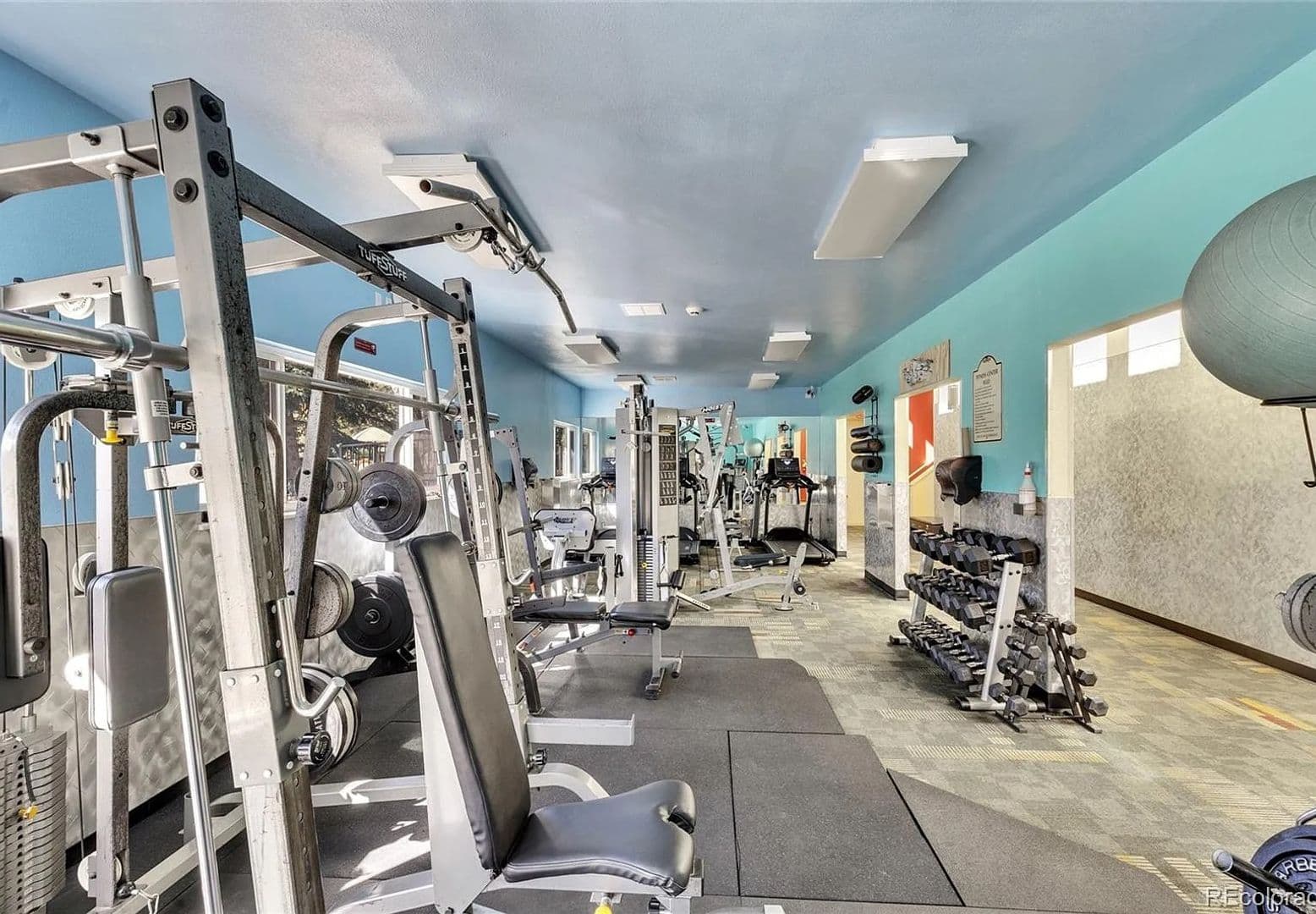 Golden Condo: 23646 Pondview Pl