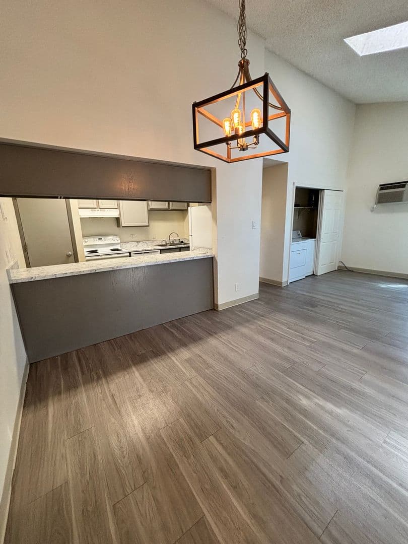 Lakewood Townhome: 210 South Ingalls Street #9