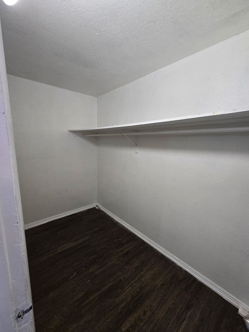 Aurora Apartment: 1434 Macon St