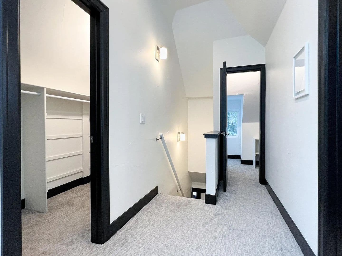Denver House: 2943 N York St