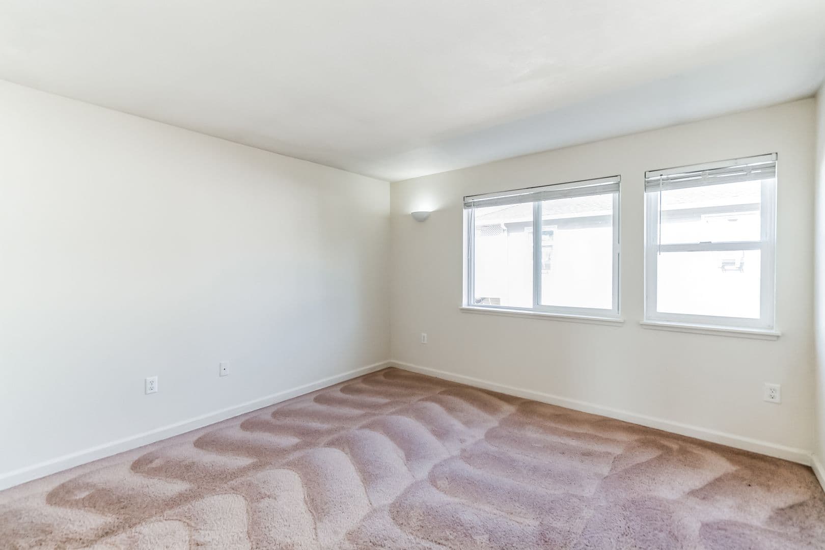 Hillsboro House: 6046 SE Drake St #223