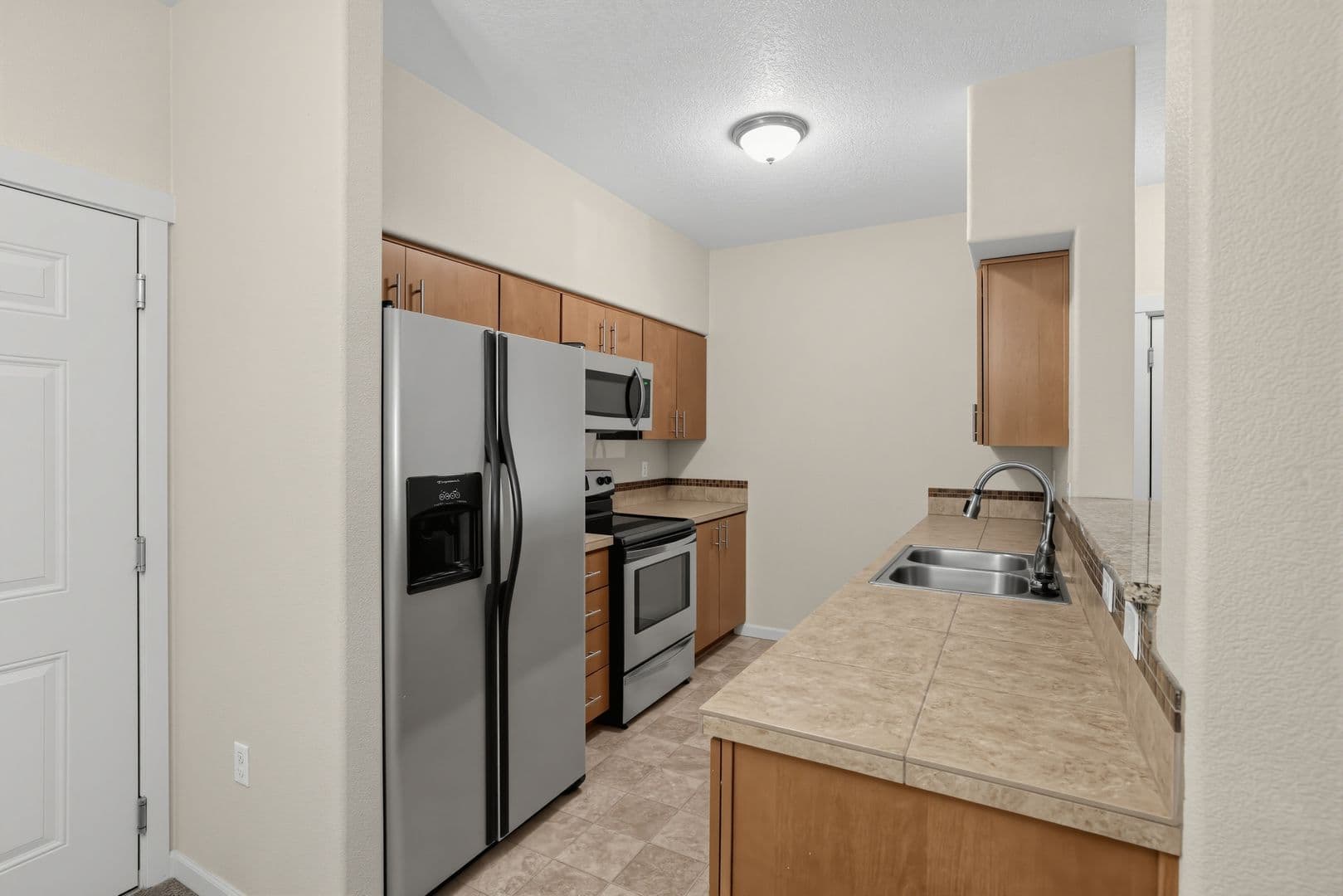 Hillsboro House: 10804 NE Holly St Unit#104