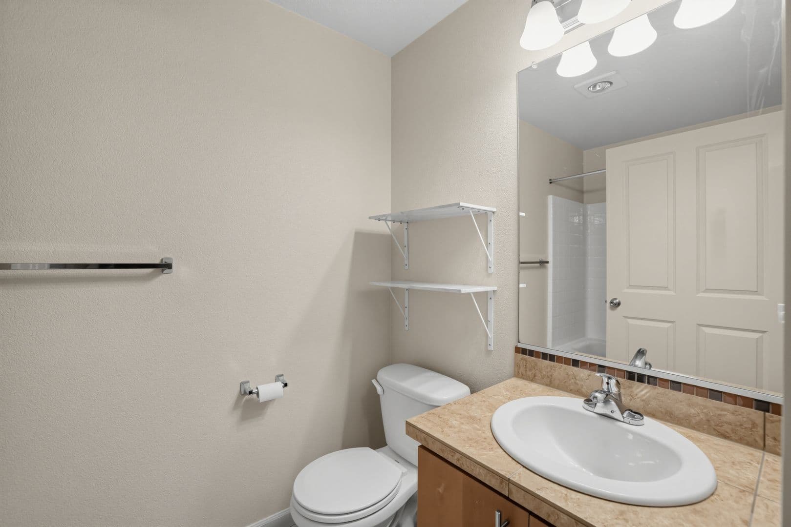 Hillsboro House: 10804 NE Holly St Unit#104