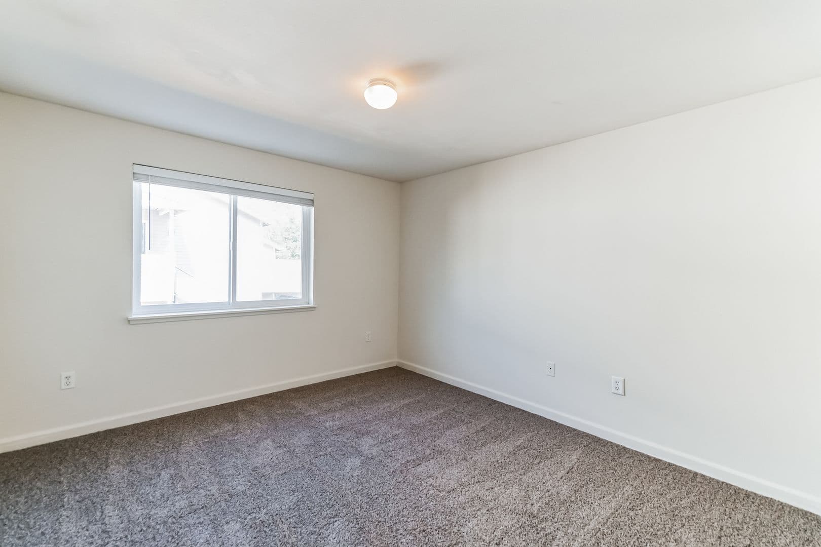 Hillsboro House: 6046 SE Drake St #223