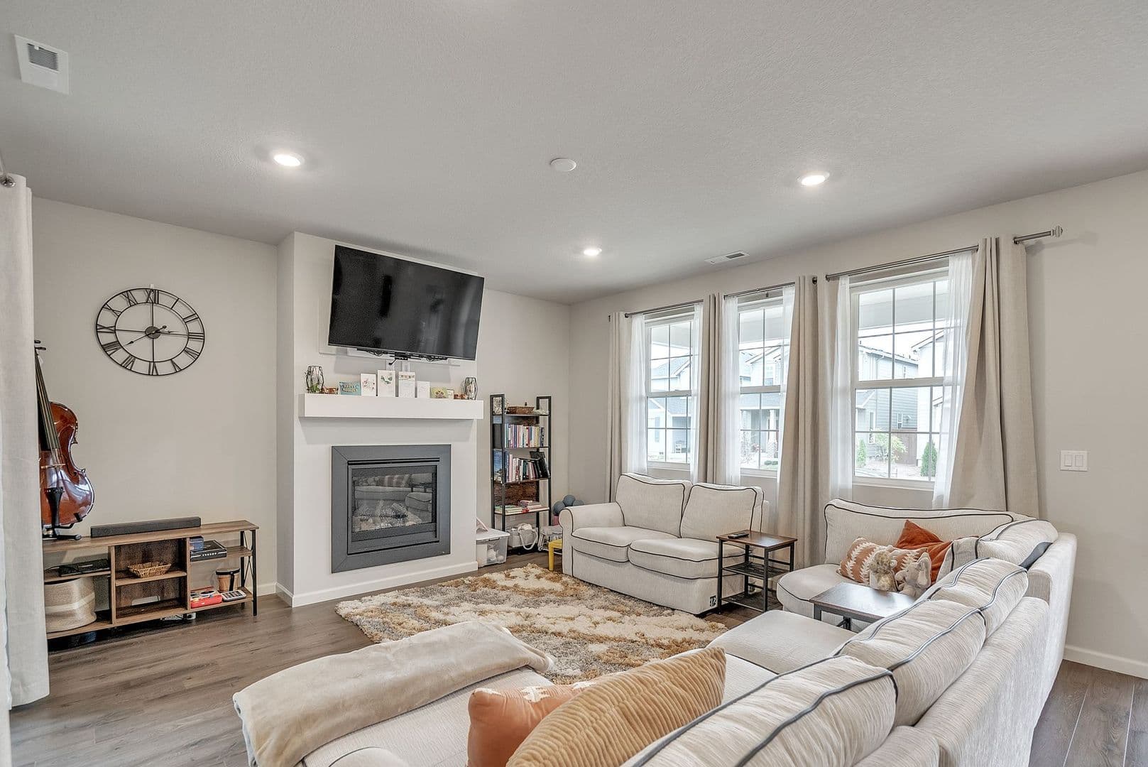 North Plains House: 31305 NW Turel Dr
