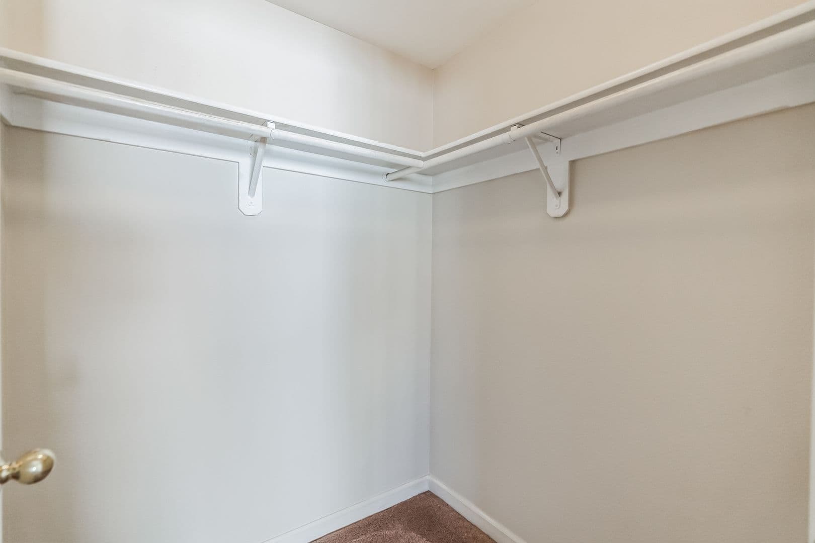 Hillsboro House: 6046 SE Drake St #223