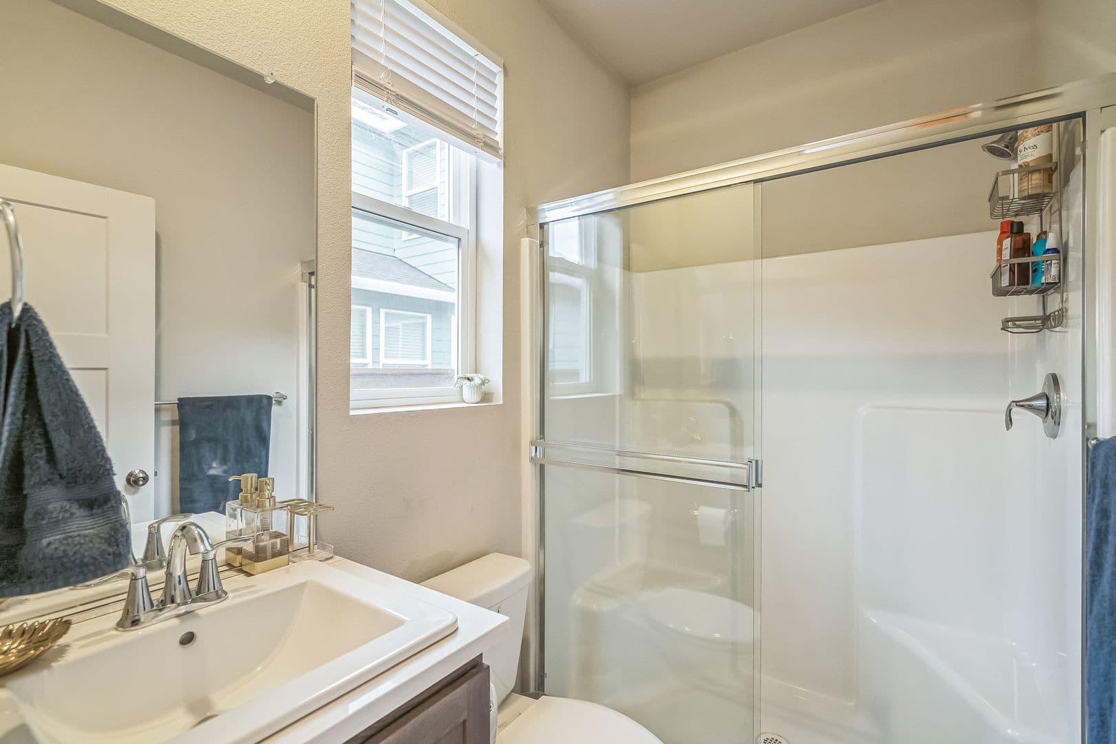 North Plains House: 31305 NW Turel Dr