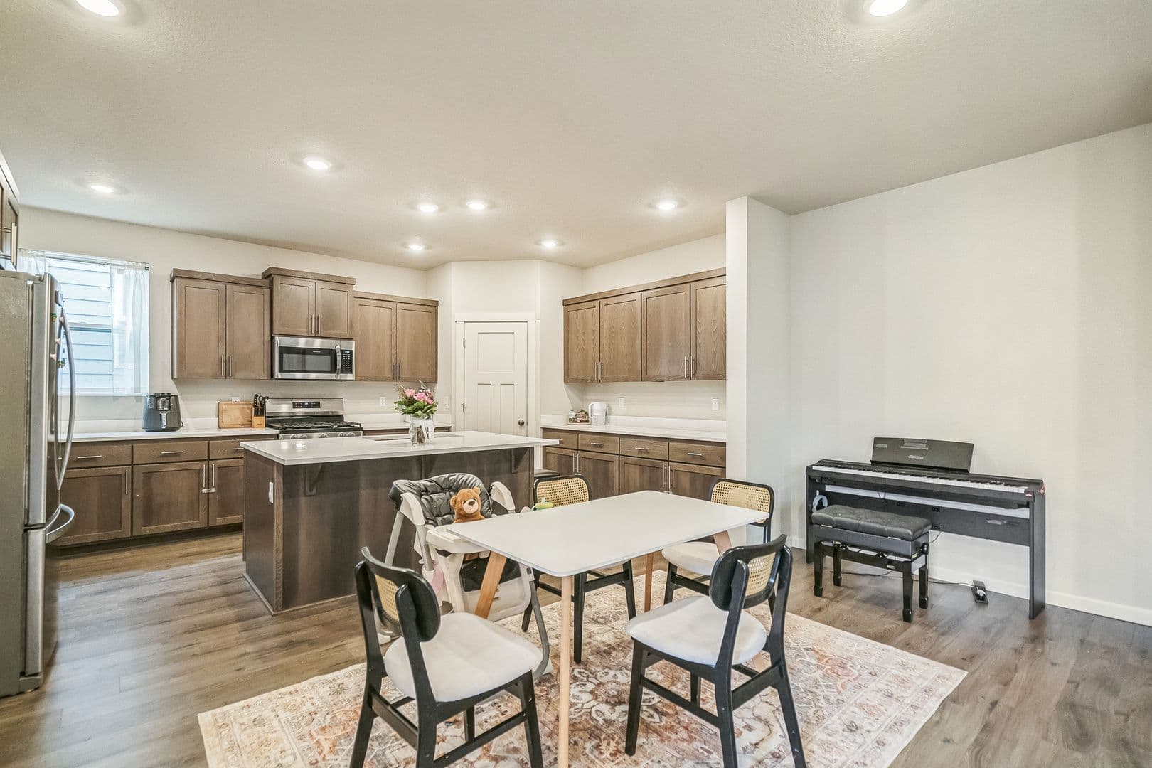 North Plains House: 31305 NW Turel Dr