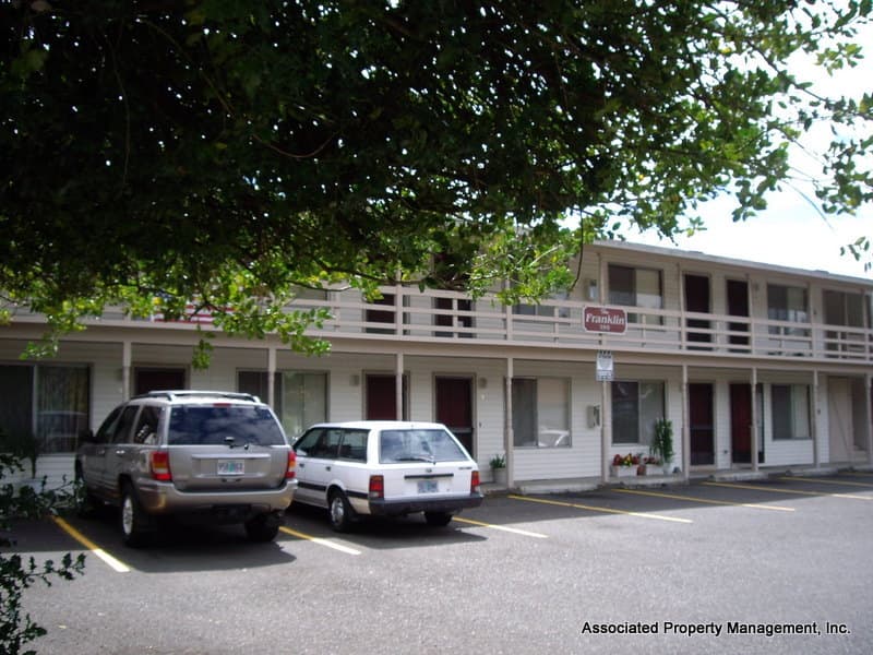 Hillsboro House: 150 NE Jackson #7