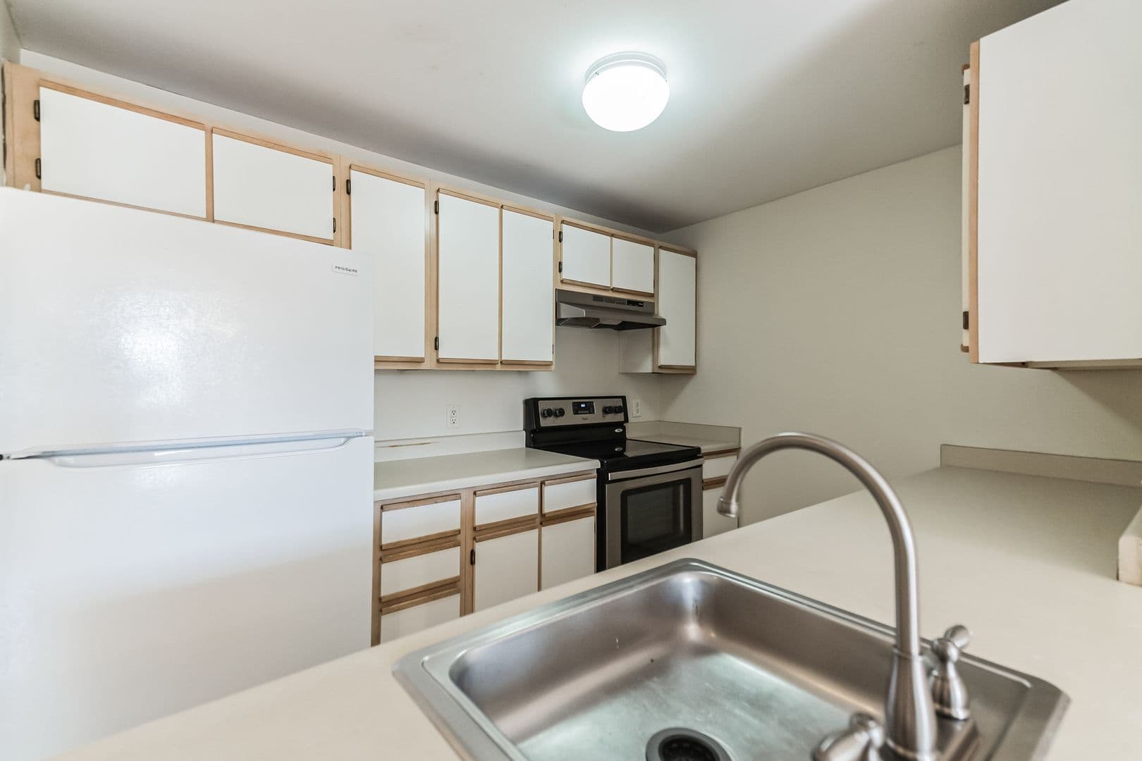Hillsboro House: 6046 SE Drake St #223