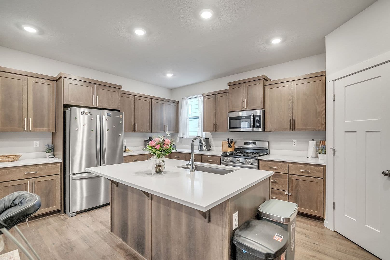 North Plains House: 31305 NW Turel Dr