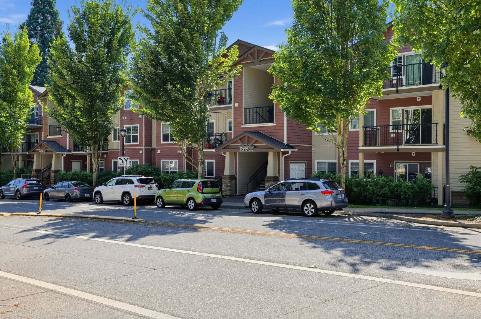 Hillsboro House: 10804 NE Holly St Unit#104
