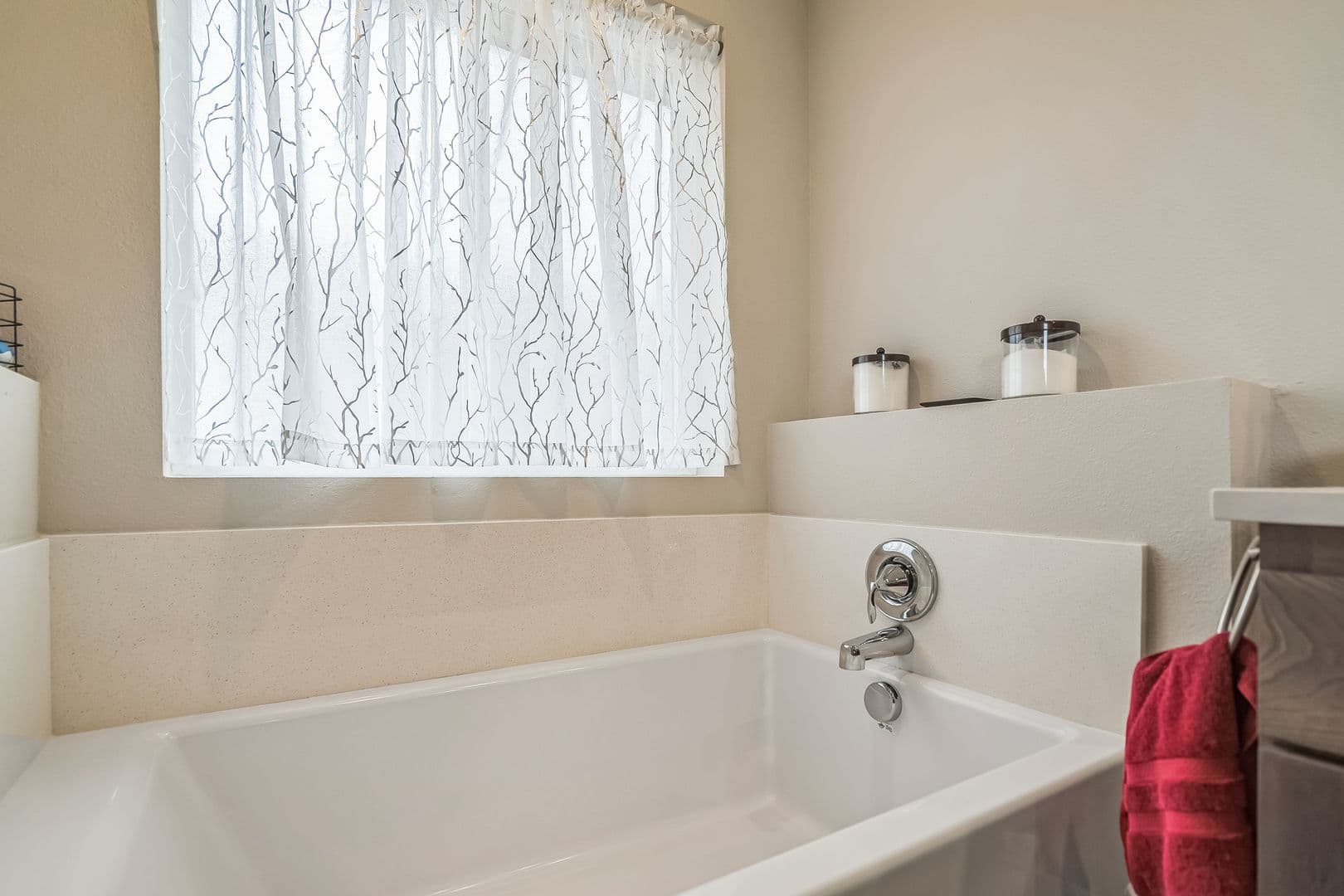 North Plains House: 31305 NW Turel Dr
