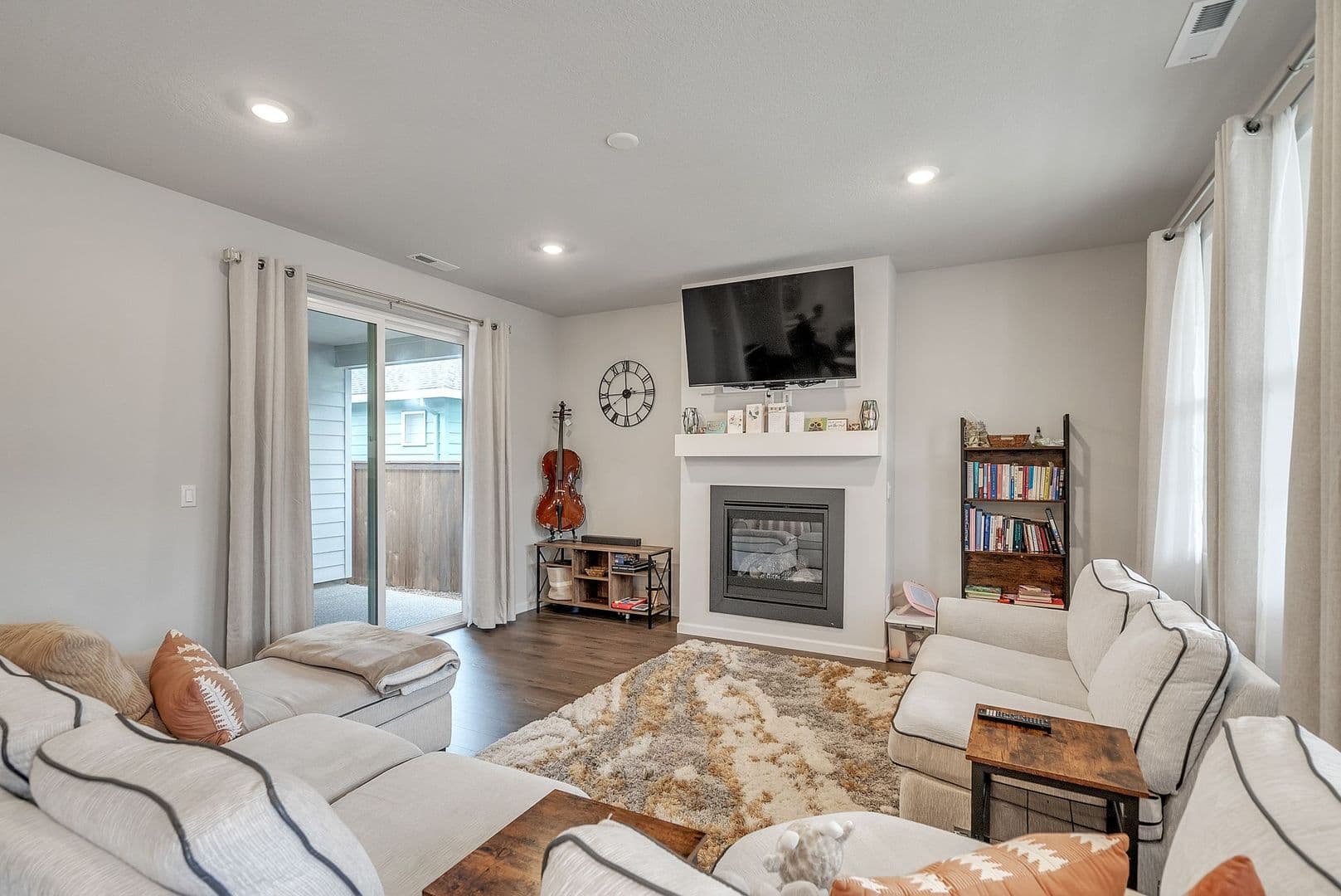 North Plains House: 31305 NW Turel Dr