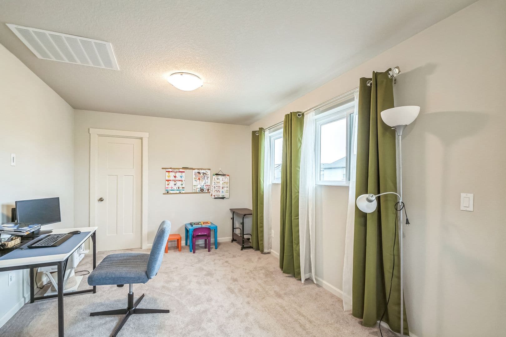 North Plains House: 31305 NW Turel Dr