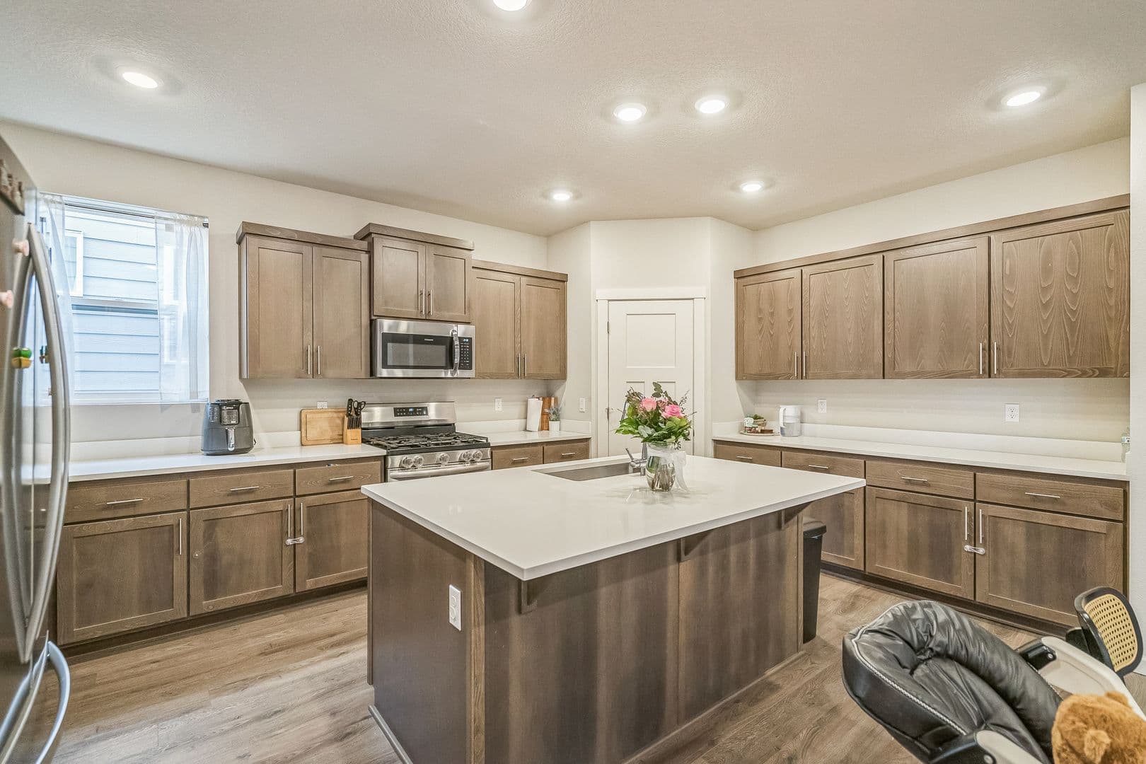 North Plains House: 31305 NW Turel Dr
