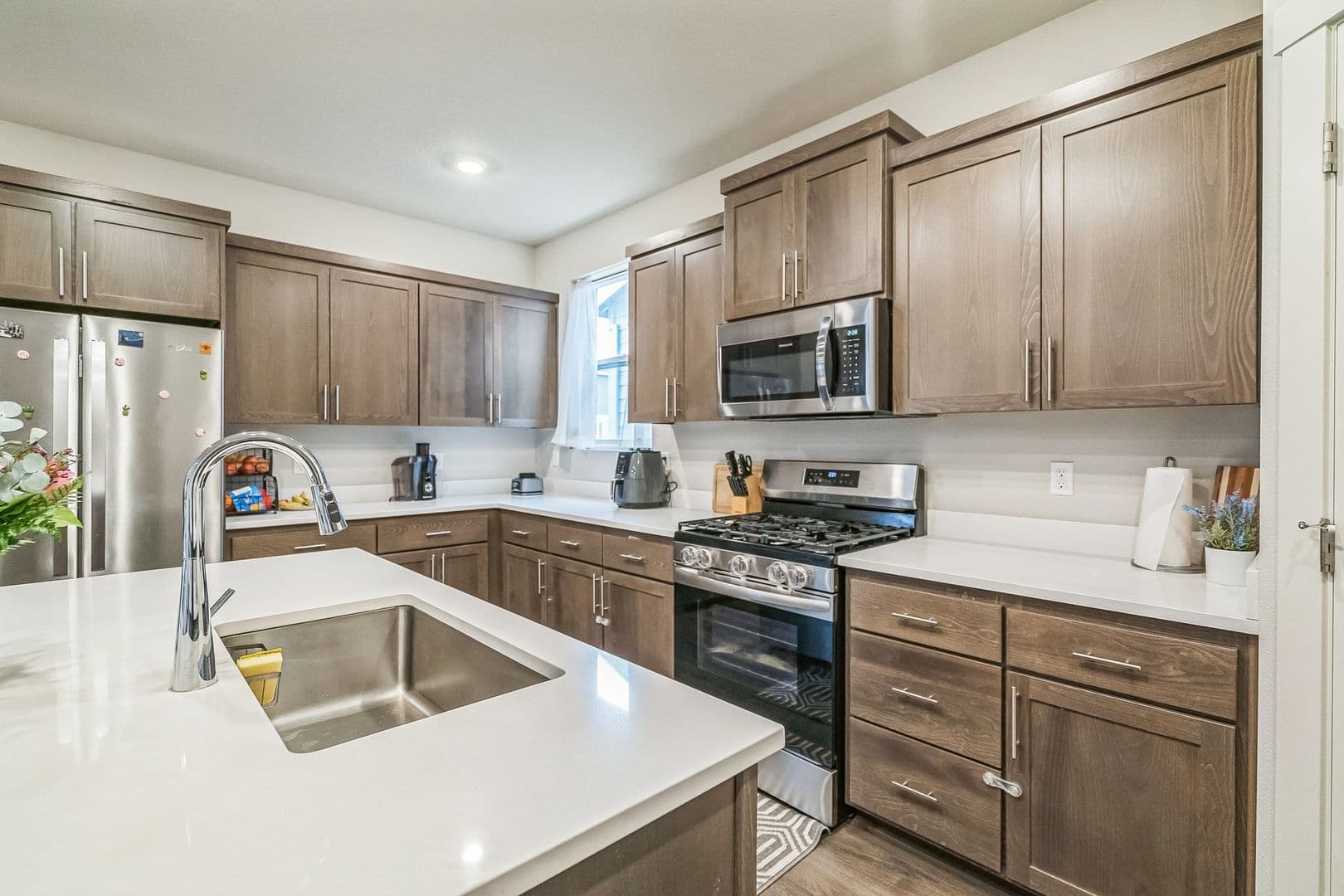 North Plains House: 31305 NW Turel Dr