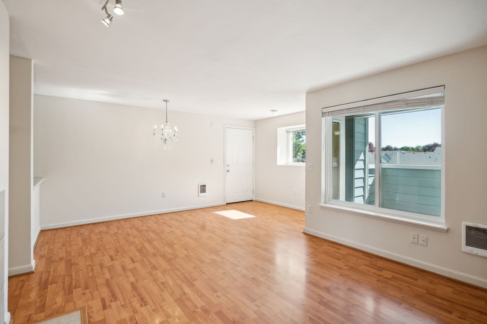 Hillsboro House: 6046 SE Drake St #223