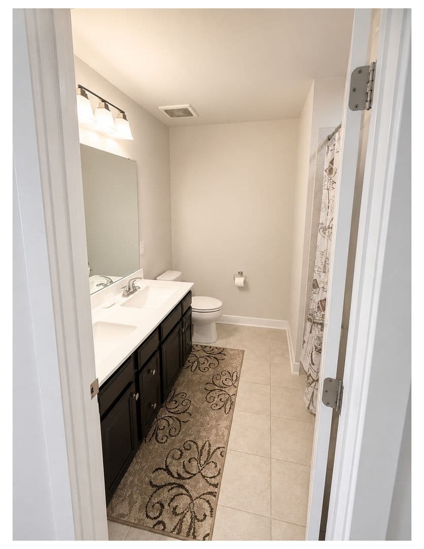 Middletown House: 805 Llanelli Drive