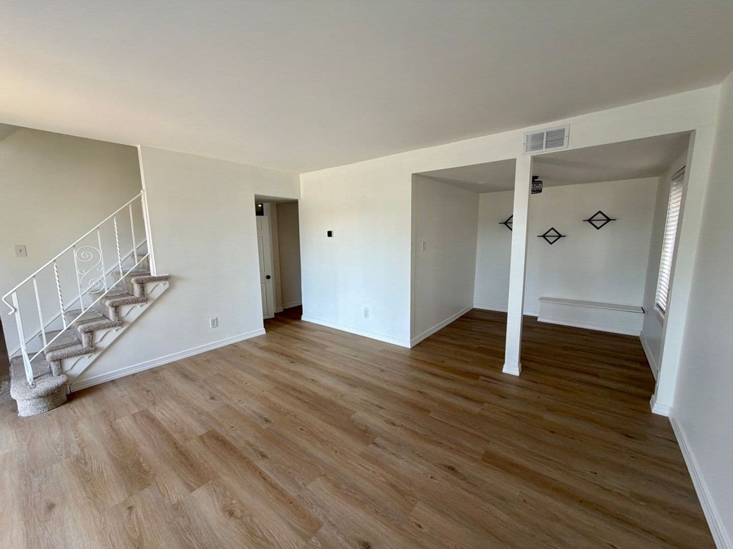 Newark Townhome: 605 Cobble Creek Curve