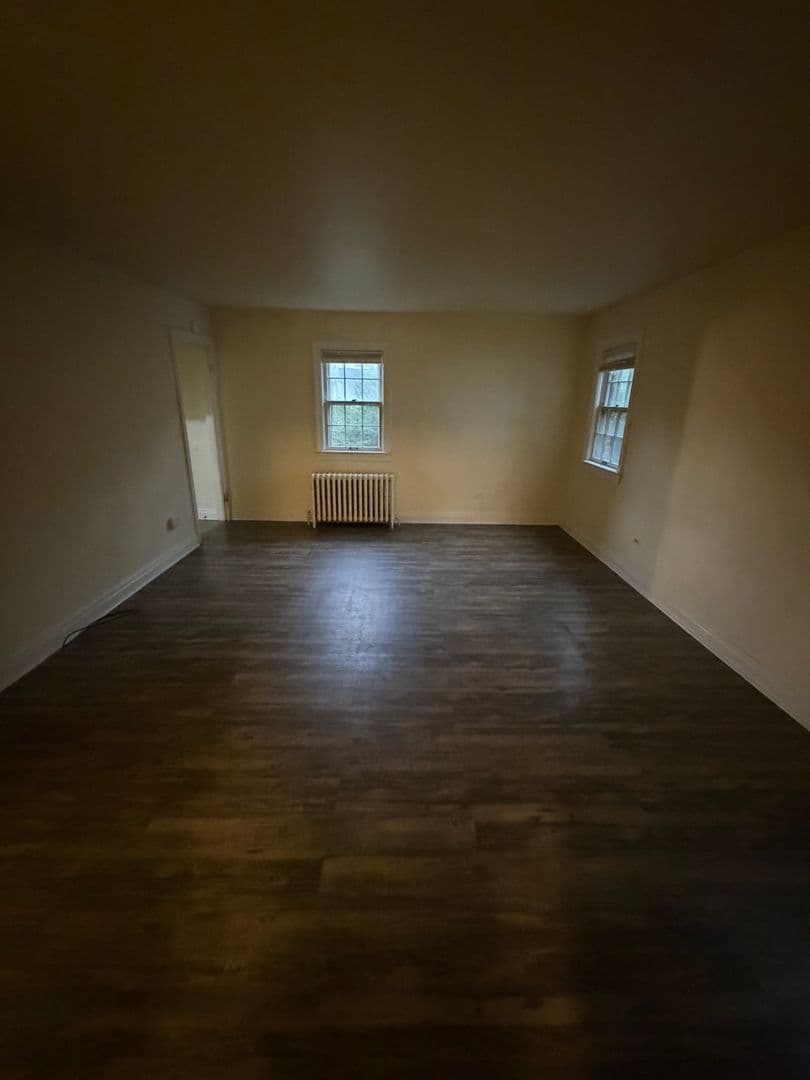 Newark Apartment: 81 E Park Place
