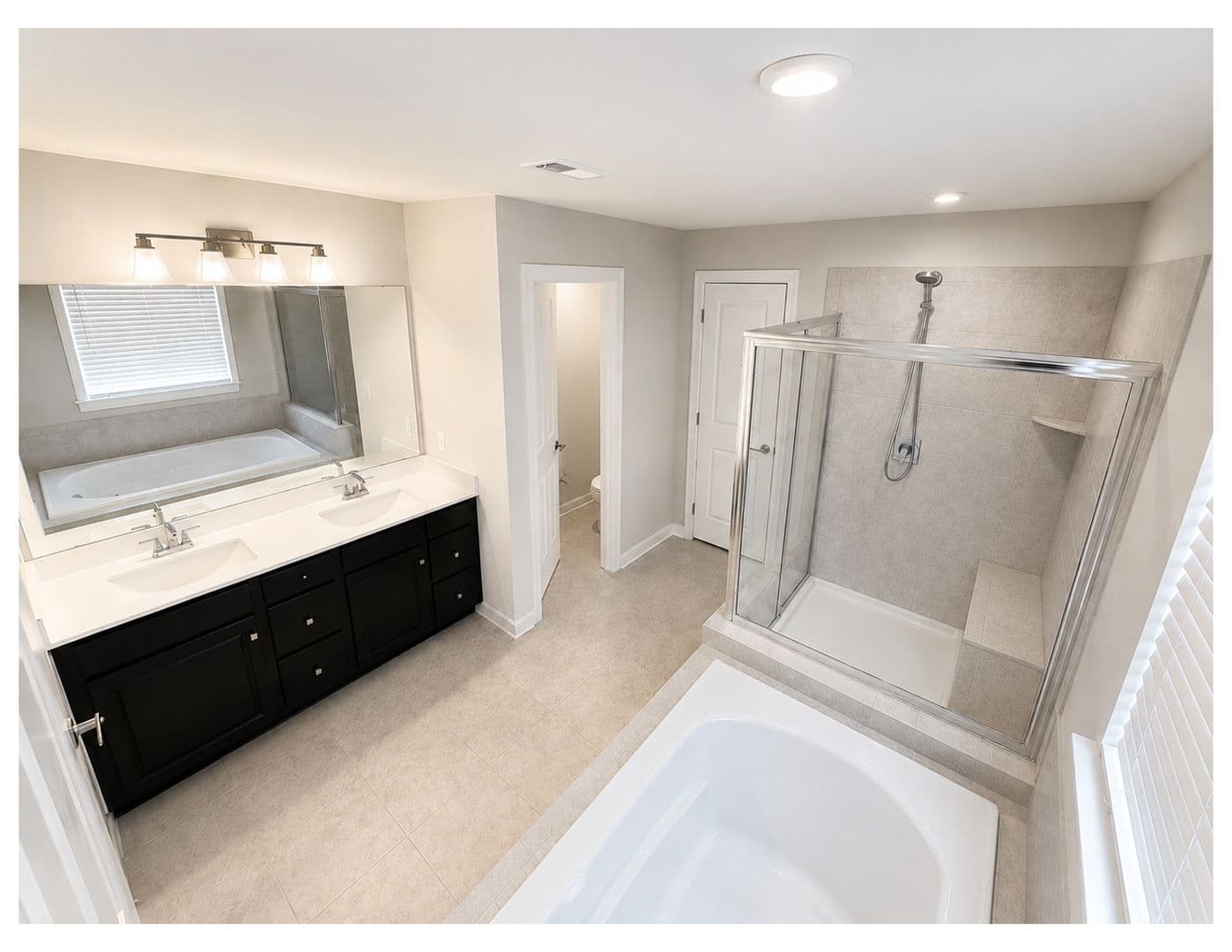 Middletown House: 805 Llanelli Drive