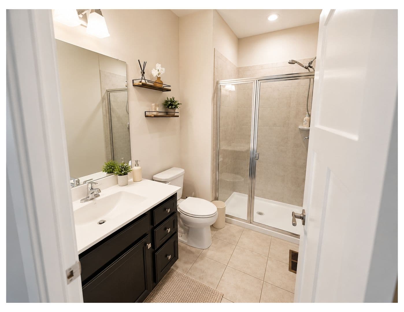 Middletown House: 805 Llanelli Drive