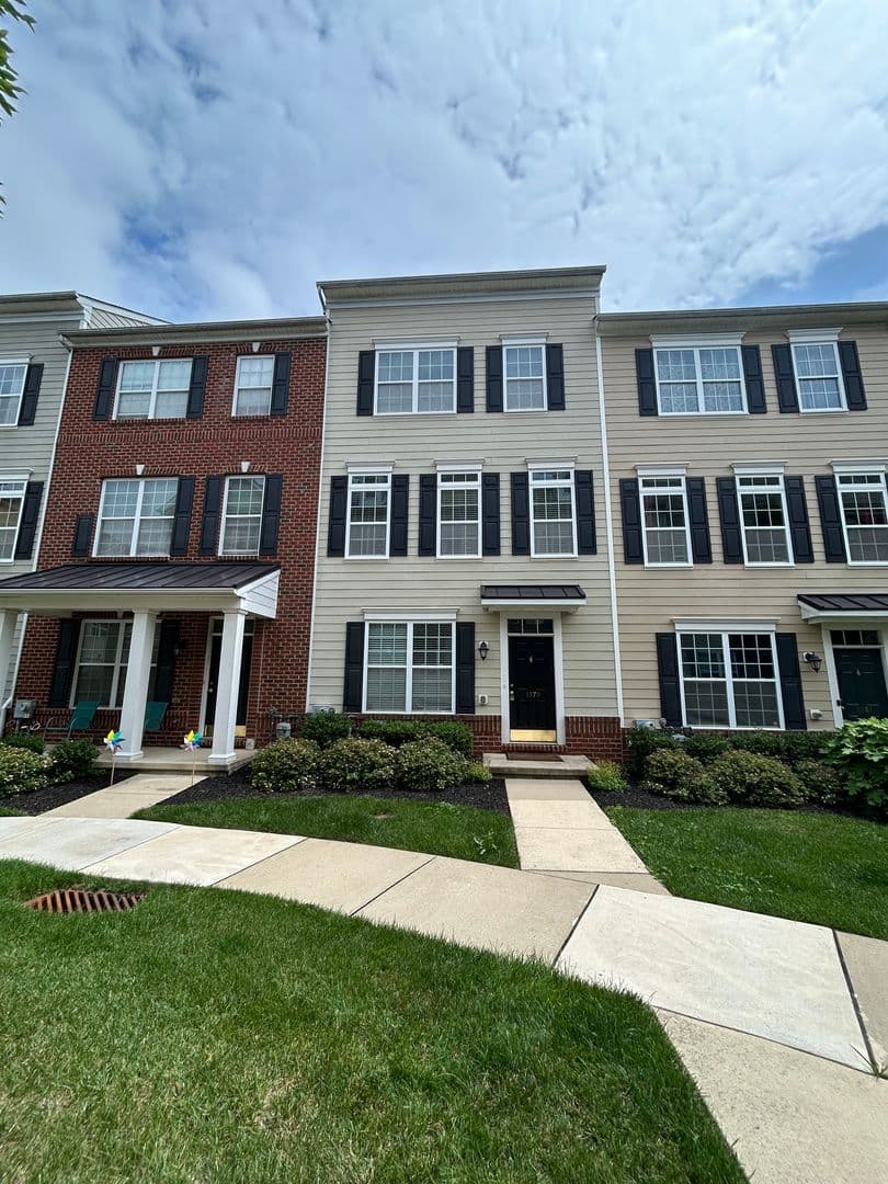 Claymont Townhome: 1379 Parish Avenue