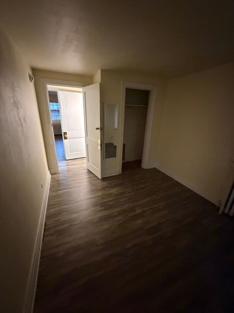 Newark Apartment: 81 E Park Place