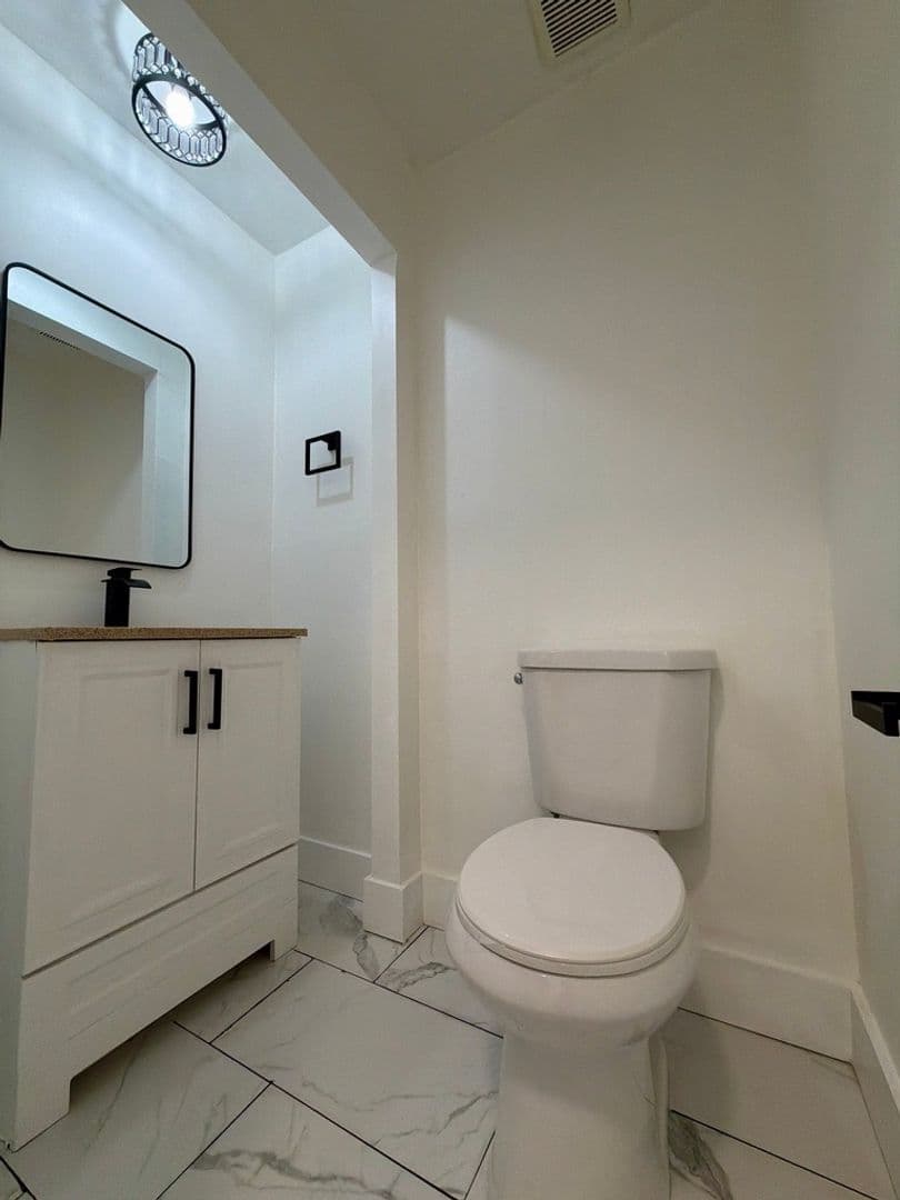 Newark Townhome: 605 Cobble Creek Curve