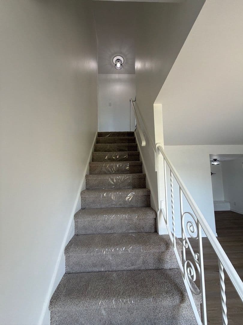 Newark Townhome: 605 Cobble Creek Curve