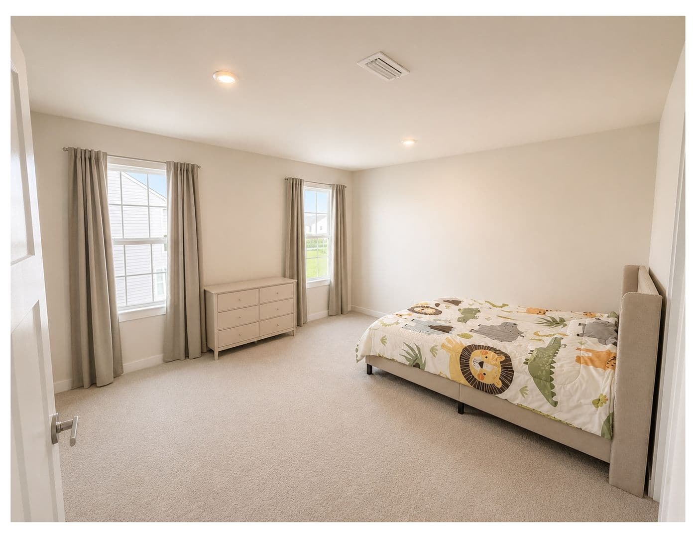 Middletown House: 805 Llanelli Drive